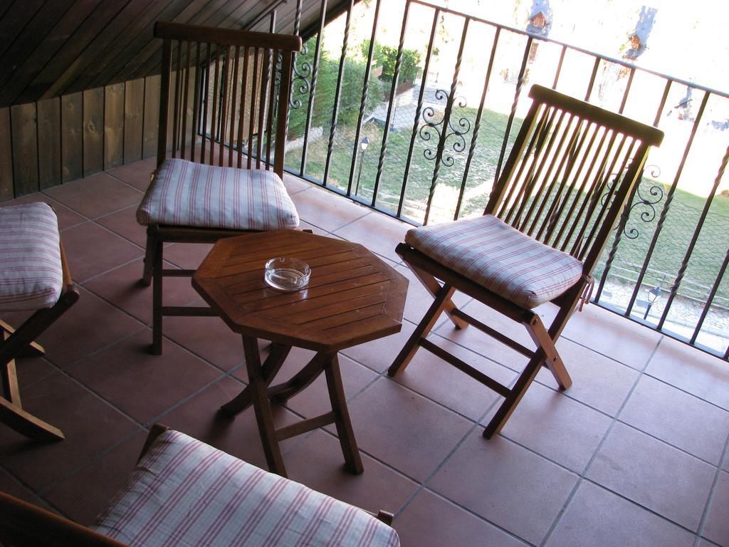 Aparthotel Sarrato Sallent De Gallego Exterior photo